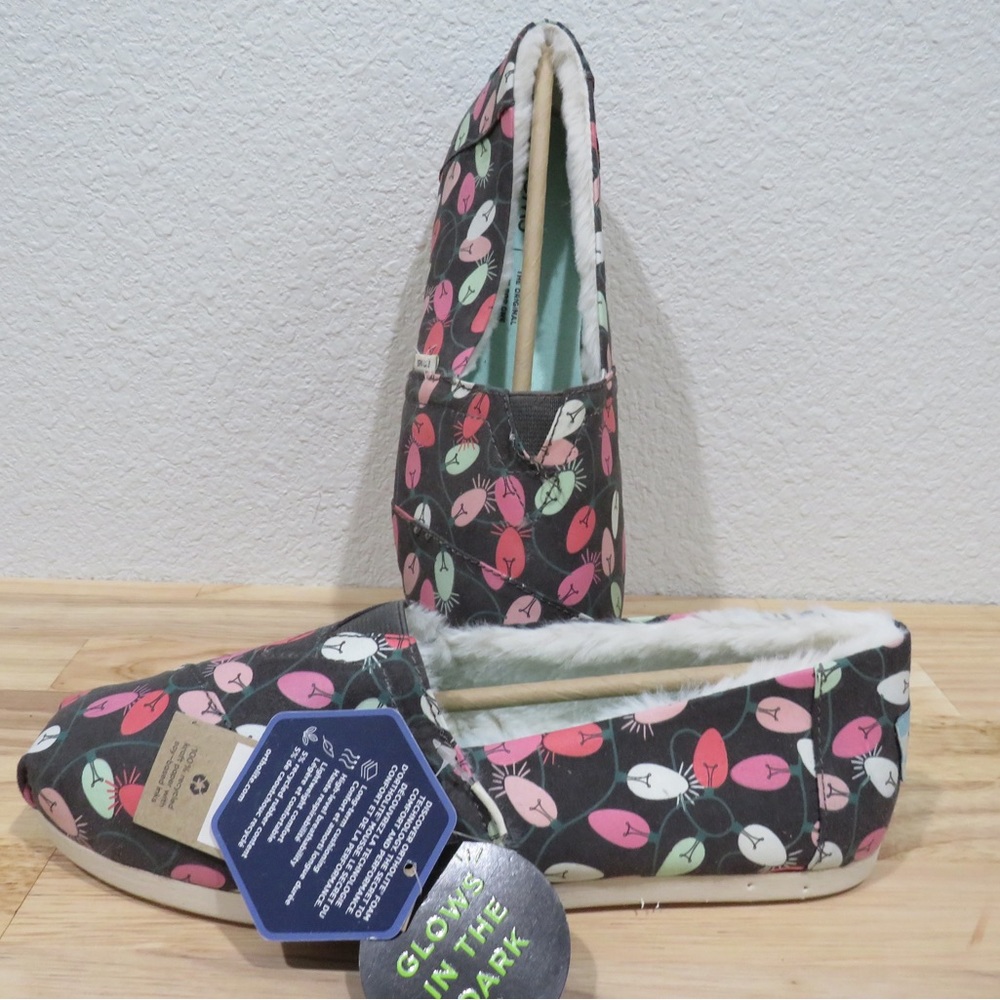 TOMS FORGED IRON TREE LIGHTS. GLOW IN THE DARK. WOMEN SIZE 7 NIB/NWT